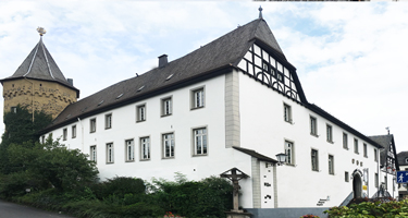 foto seite  burg linz/rhein